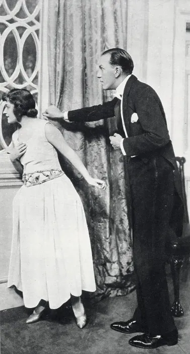 Framed Print : NOEL COWARD Acting in his own play, The Young Idea, with Ann Trevor in 1923 Date: 1899 - 1973 Framed Print : NOEL COWARD Acting in his own play, The Young Idea, with Ann Trevor in 1923 Date: 1899 - 1973