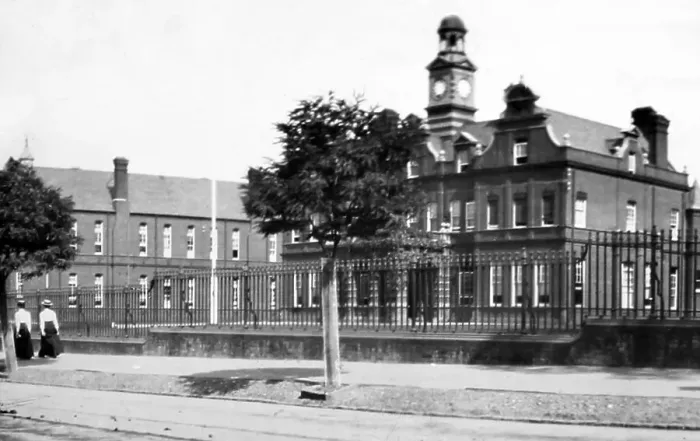Framed Print : Norfolk and Norwich Hospital, Norwich, early 1900s Framed Print : Norfolk and Norwich Hospital, Norwich, early 1900s