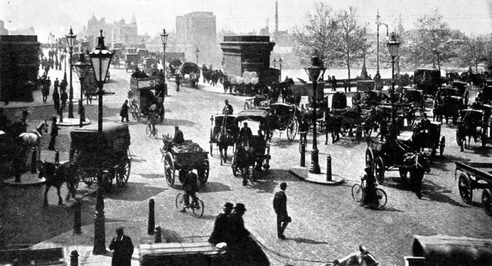 Framed Print : The North End of the Old Blackfriars Bridge, London, c. 1900 Framed Print : The North End of the Old Blackfriars Bridge, London, c. 1900
