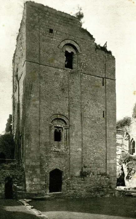 Framed Print : North side of Keep, Goodrich Castle, Herefordshire Framed Print : North side of Keep, Goodrich Castle, Herefordshire
