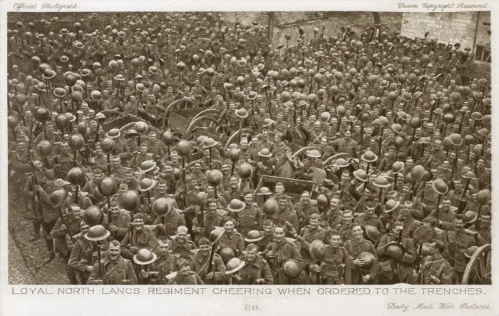 Framed Print : North Lancashire Regiment cheer their return to war Framed Print : North Lancashire Regiment cheer their return to war