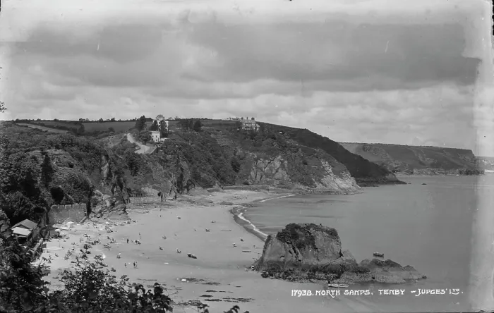 Framed Print : North Sands, Tenby Framed Print : North Sands, Tenby