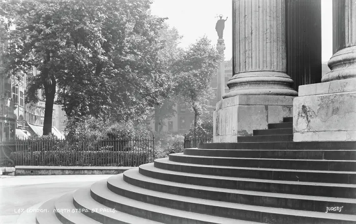 Framed Print : North Steps of St. Paul's Cathedral Framed Print : North Steps of St. Paul's Cathedral