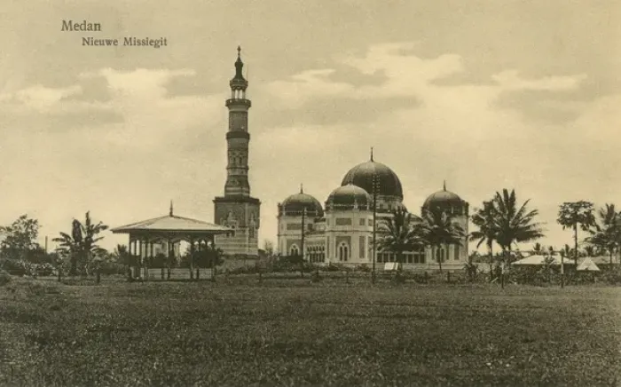 Framed Print : North Sumartra, Indonesia - Medan - The New Mosque Framed Print : North Sumartra, Indonesia - Medan - The New Mosque