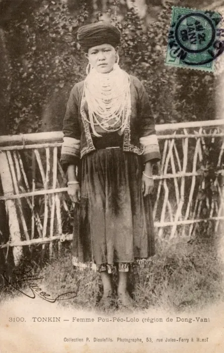 Framed Print : Northeastern Vietnam - Woman of the Lo Lo People (Yi People)