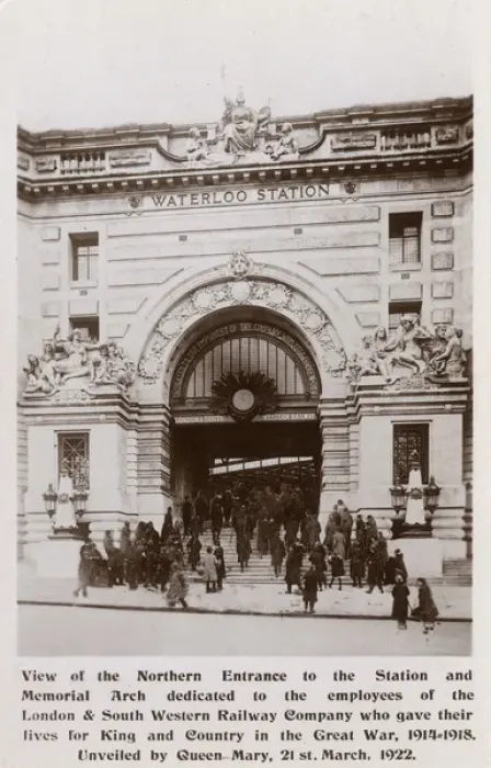 Framed Print : Northern entrance to Waterloo Station - Memorial Arch Framed Print : Northern entrance to Waterloo Station - Memorial Arch
