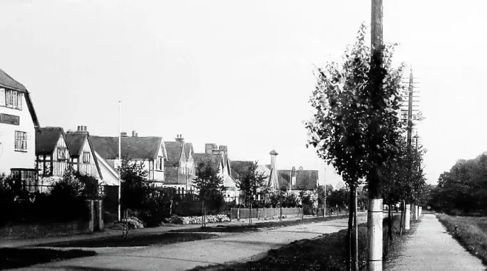 Framed Print : Norton Way, Letchworth Garden City, early 1900s Framed Print : Norton Way, Letchworth Garden City, early 1900s