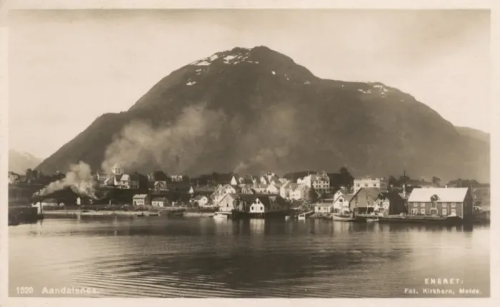 Framed Print : Norway - Andalsnes in the Romsdalen Valley Framed Print : Norway - Andalsnes in the Romsdalen Valley