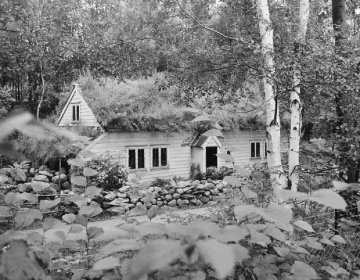 Framed Print : Norwegian House Framed Print : Norwegian House