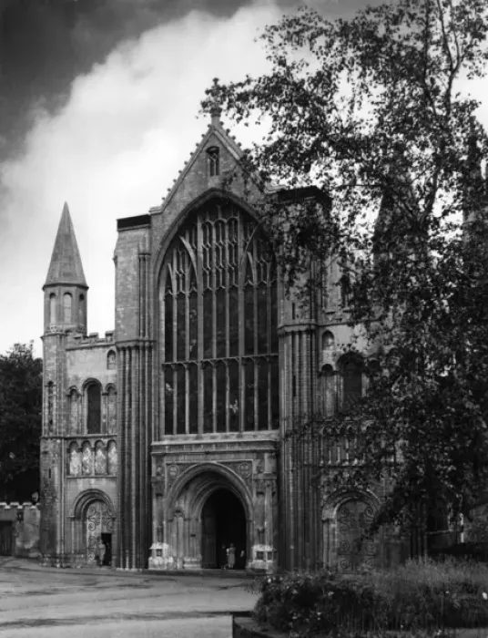 Framed Print : Norwich Cathedral 1930S Framed Print : Norwich Cathedral 1930S