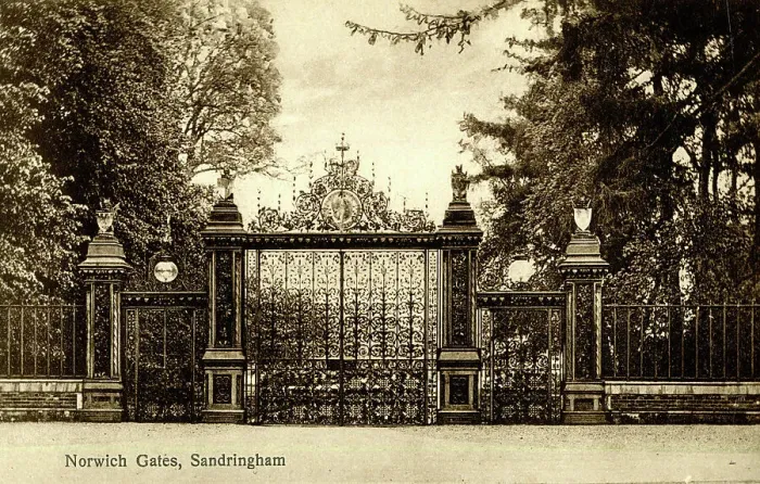 Framed Print : Norwich Gates, Sandringham, Norfolk Framed Print : Norwich Gates, Sandringham, Norfolk