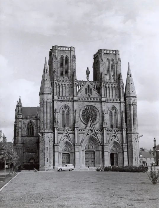 Framed Print : Notre Dame des Champs, Avranches, Normandy, France Framed Print : Notre Dame des Champs, Avranches, Normandy, France