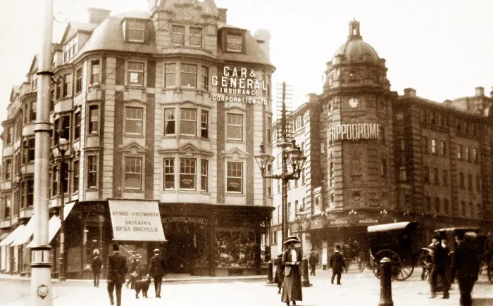 Framed Print : Nottingham Theatre Square in the 1920s Framed Print : Nottingham Theatre Square in the 1920s