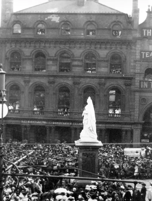 Framed Print : Nottingham - unveiling Queen Victoria's statue in 1904 Framed Print : Nottingham - unveiling Queen Victoria's statue in 1904