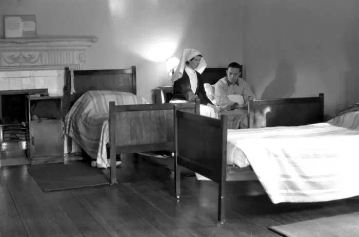 Framed Print : Nurse and patient in a Red Cross convalescent home Framed Print : Nurse and patient in a Red Cross convalescent home