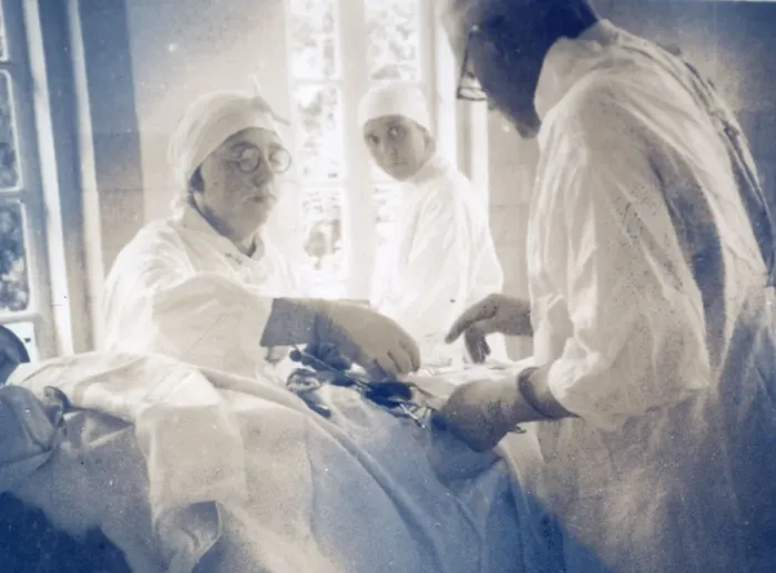 Framed Print : Nurses assisting doctor during surgery Framed Print : Nurses assisting doctor during surgery