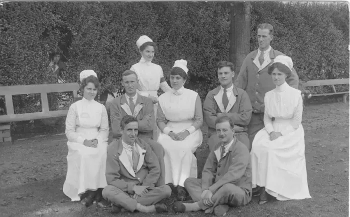Framed Print : Nurses and convalescing servicemen outside Framed Print : Nurses and convalescing servicemen outside