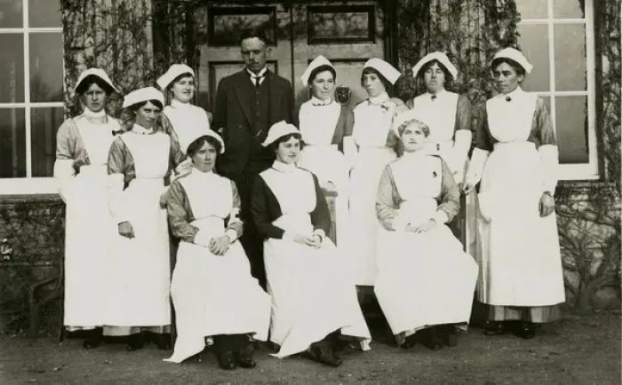 Framed Print : Nurses & Doctor, Quex Park Framed Print : Nurses & Doctor, Quex Park