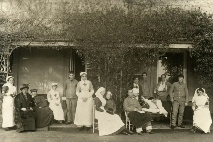 Framed Print : Nurses & Patients, Front Verandah, Quex Park Framed Print : Nurses & Patients, Front Verandah, Quex Park