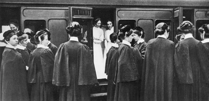 Framed Print : Nurses waiting to travel to the coast to prepare for the rec Framed Print : Nurses waiting to travel to the coast to prepare for the rec