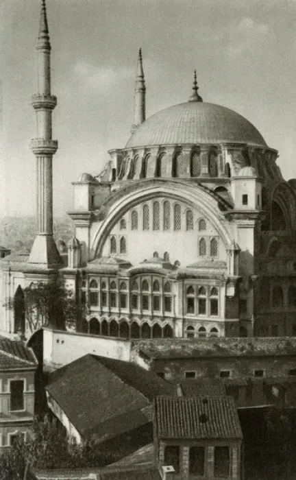 Framed Print : The Nuruosmaniye Camii - Istanbul Framed Print : The Nuruosmaniye Camii - Istanbul