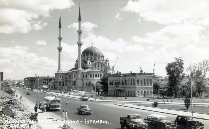 Framed Print : Nusretiye Mosque - an ornate mosque located in Tophane district of Beyoglu, Istanbul, Turkey Framed Print : Nusretiye Mosque - an ornate mosque located in Tophane district of Beyoglu, Istanbul, Turkey
