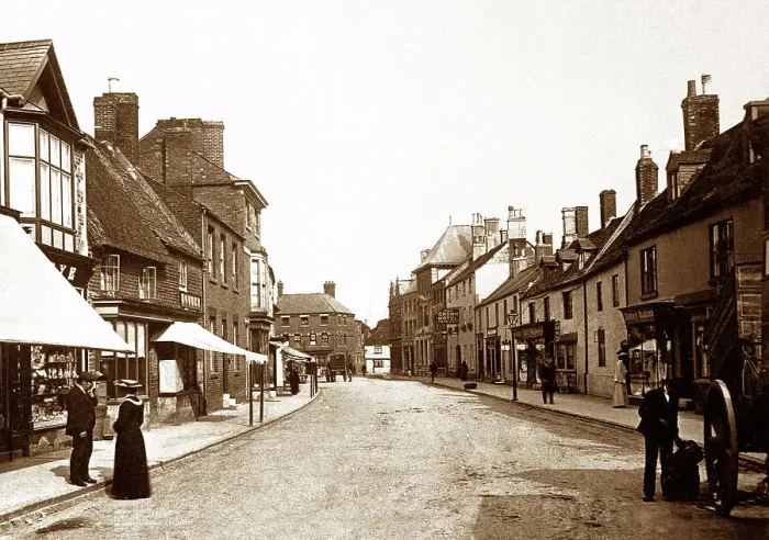 Framed Print : Oakham High Street, early 1900s Framed Print : Oakham High Street, early 1900s