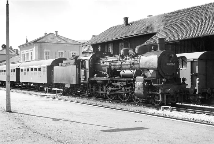 Framed Print : OBB Locomotive 197.302 Framed Print : OBB Locomotive 197.302