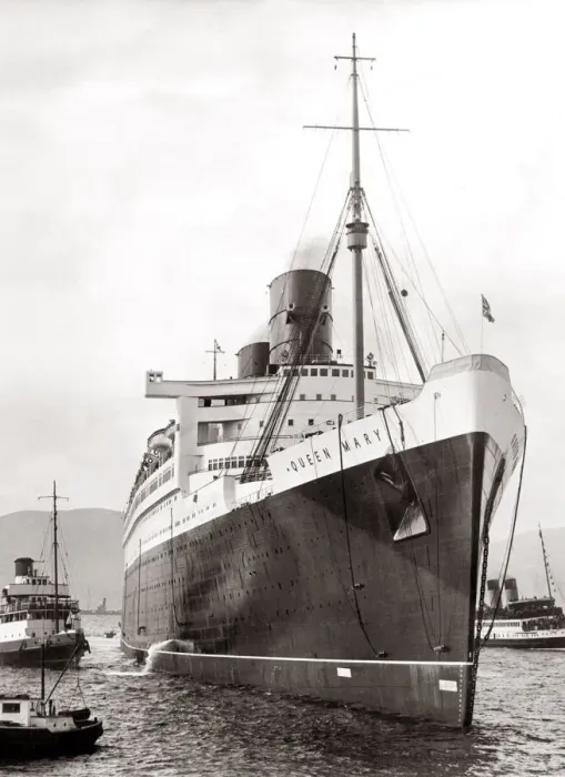 Framed Print : Ocean liner Queen Mary, c. 1936 Framed Print : Ocean liner Queen Mary, c. 1936