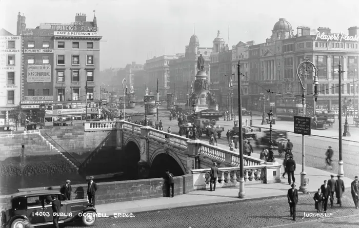 Framed Print : O'Connell Bridge, Dublin Framed Print : O'Connell Bridge, Dublin