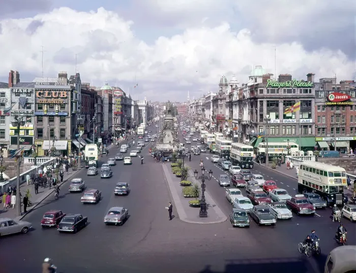Framed Print : O'Connell Street and Bridge, Dublin Framed Print : O'Connell Street and Bridge, Dublin