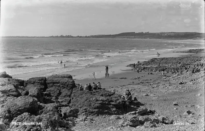 Framed Print : Ogmore Bay Beach Scene Framed Print : Ogmore Bay Beach Scene