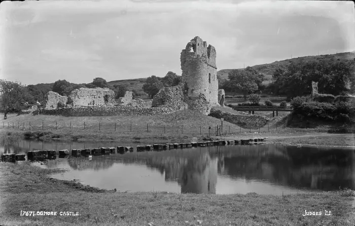 Framed Print : Ogmore Castle Ruins Framed Print : Ogmore Castle Ruins