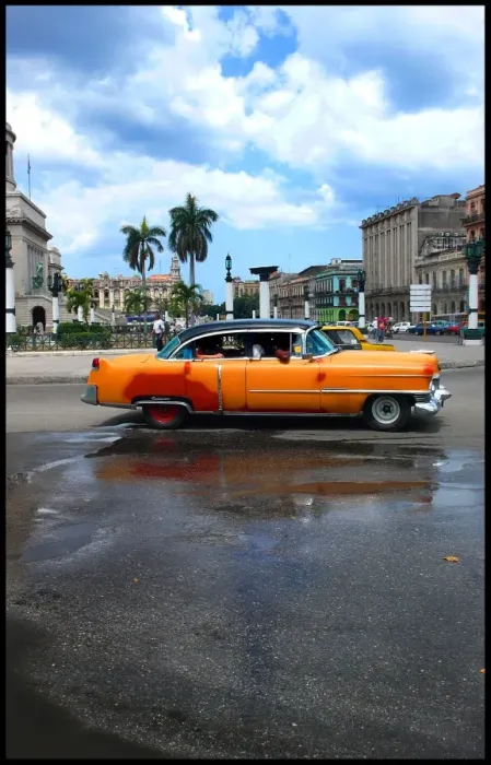 Framed Print : Old American car in central square, Havana, Cuba Framed Print : Old American car in central square, Havana, Cuba