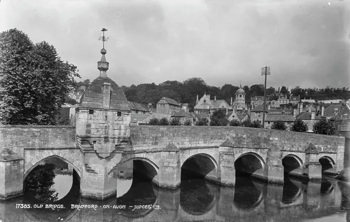 Framed Print : Old Bridge in Bradford-on-Avon