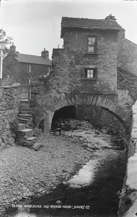 Framed Print : Old Bridge House Framed Print : Old Bridge House