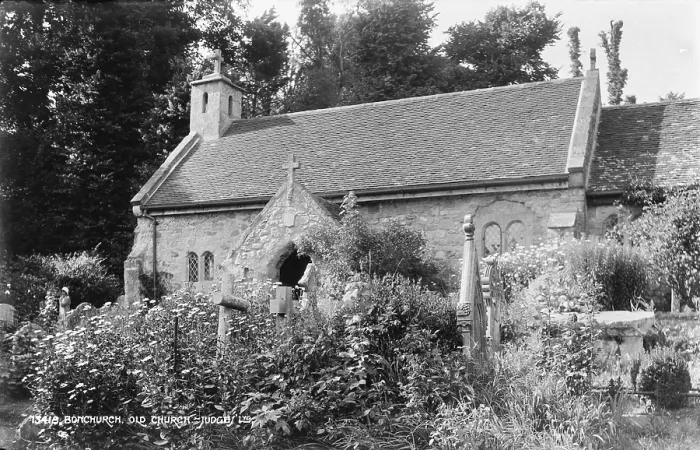 Framed Print : Old Church in Bonchurch Framed Print : Old Church in Bonchurch
