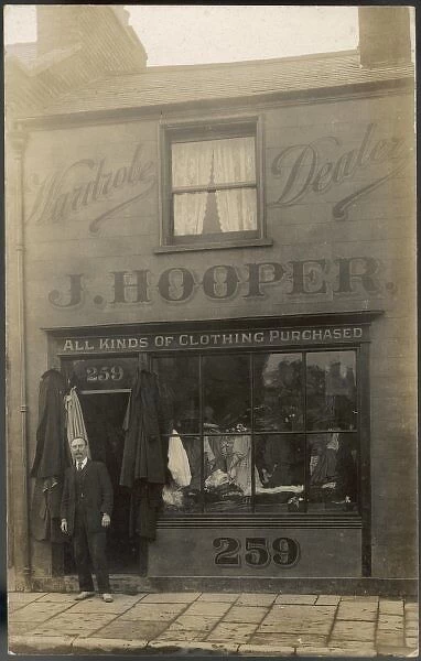 Old Clothes Shop  /  Photo