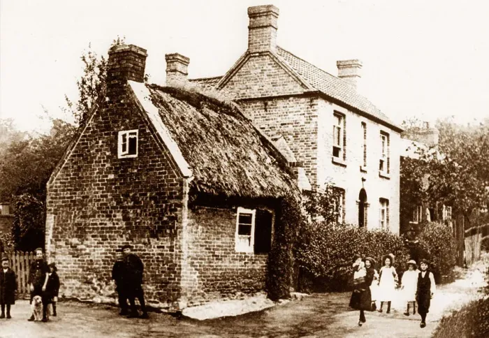 Framed Print : Old cottage, Lowdham early 1900's Framed Print : Old cottage, Lowdham early 1900's