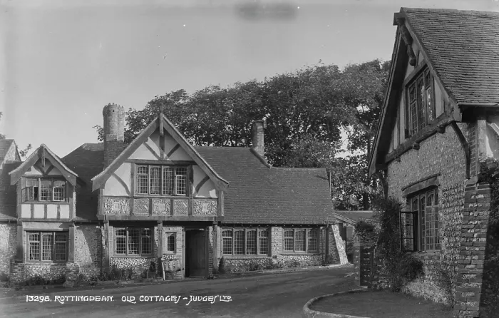 Framed Print : Old Cottage in Rottingdean Framed Print : Old Cottage in Rottingdean