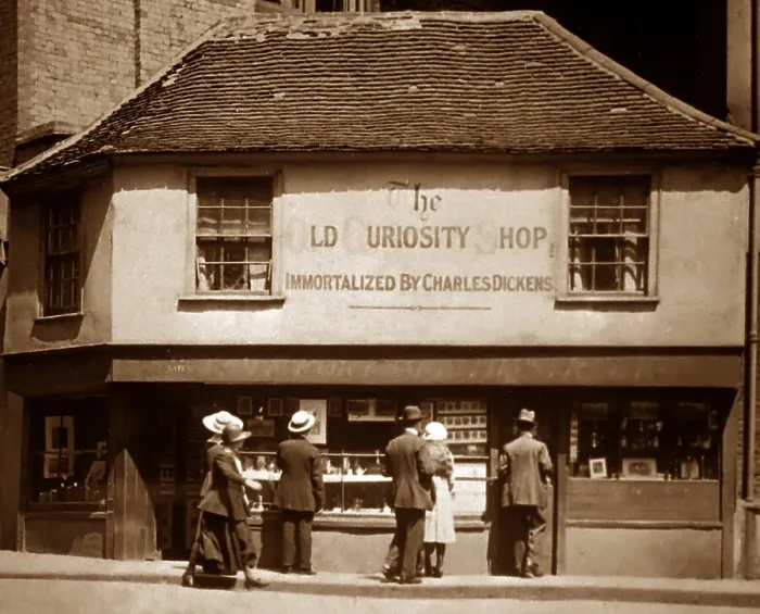 Framed Print : The Old Curiosity Shop, London Framed Print : The Old Curiosity Shop, London