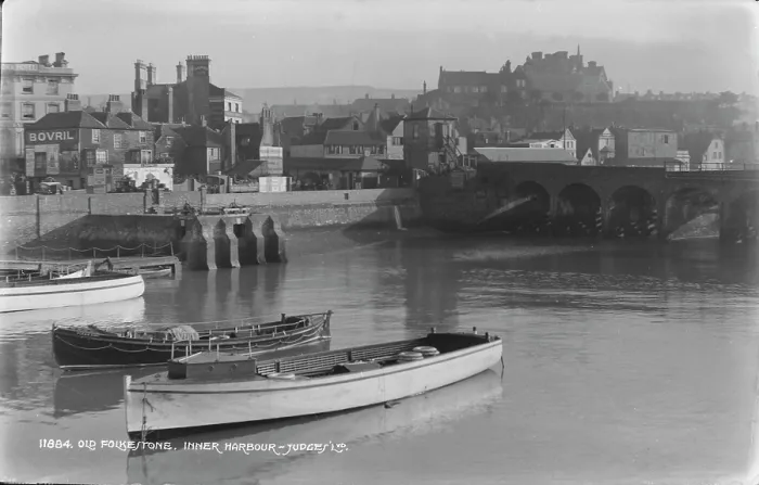 Framed Print : Old Folkestone, Inner Harbour Framed Print : Old Folkestone, Inner Harbour