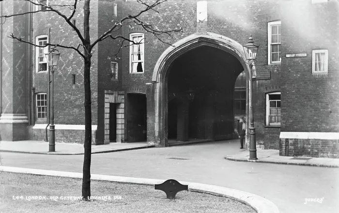 Framed Print : Old Gateway, Lincoln's Inn Framed Print : Old Gateway, Lincoln's Inn