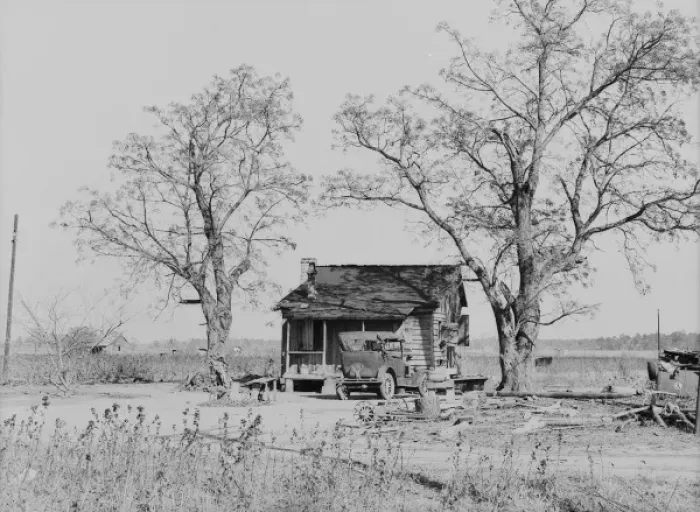 Framed Print : Old house at Pembroke Farms, North Carolina Framed Print : Old house at Pembroke Farms, North Carolina