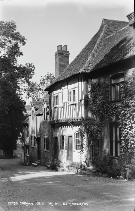Framed Print : Old Houses in Chilham Framed Print : Old Houses in Chilham