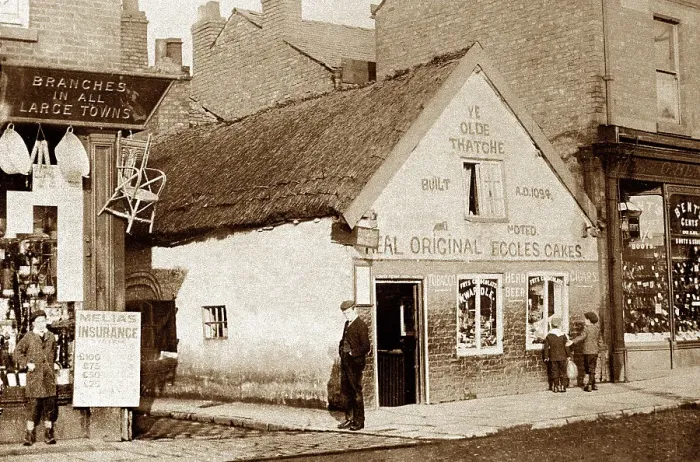 Framed Print : The Old Thatched Cottage, Eccles, early 1900s Framed Print : The Old Thatched Cottage, Eccles, early 1900s