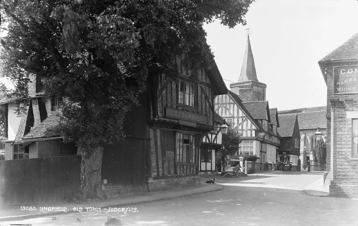 Framed Print : Old Town in Lingfield Framed Print : Old Town in Lingfield