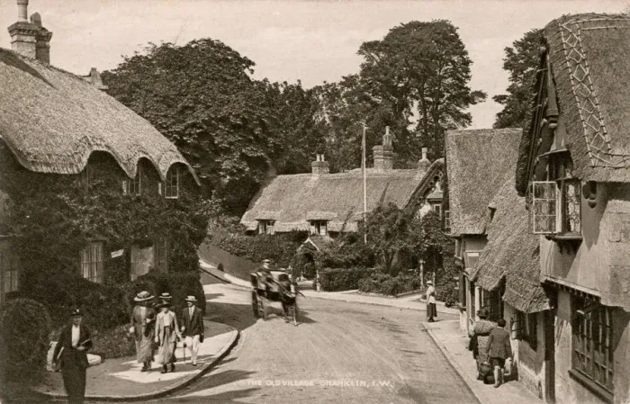 Framed Print : The Old Village, Shanklin, Isle of Wight, Hampshire, England Framed Print : The Old Village, Shanklin, Isle of Wight, Hampshire, England
