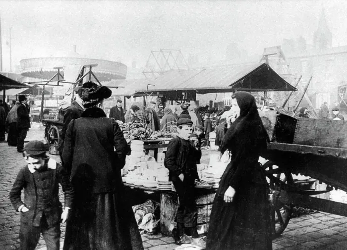 Framed Print : Oldham Tommyfield Market early 1900s Framed Print : Oldham Tommyfield Market early 1900s