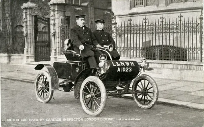 Framed Print : Oldsmobile Vintage Car, Which was based at Euston Station, L Framed Print : Oldsmobile Vintage Car, Which was based at Euston Station, L